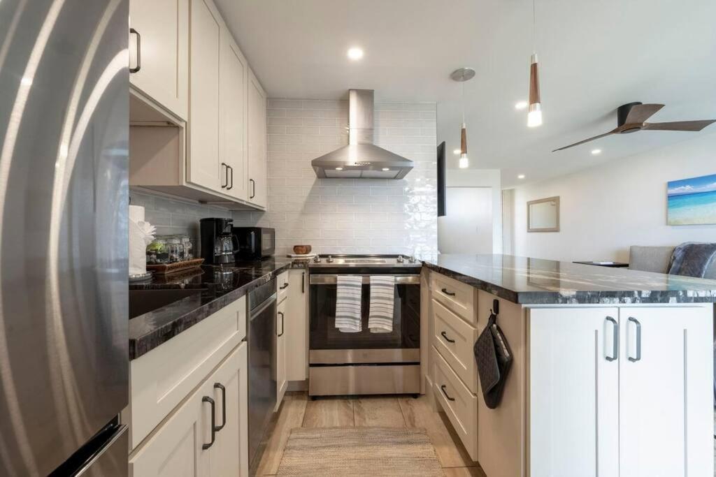 Apartamento Hale Ono Loa 403- Top Floor, Ocean View, & Complete Modern Remodel Kahana Exterior foto