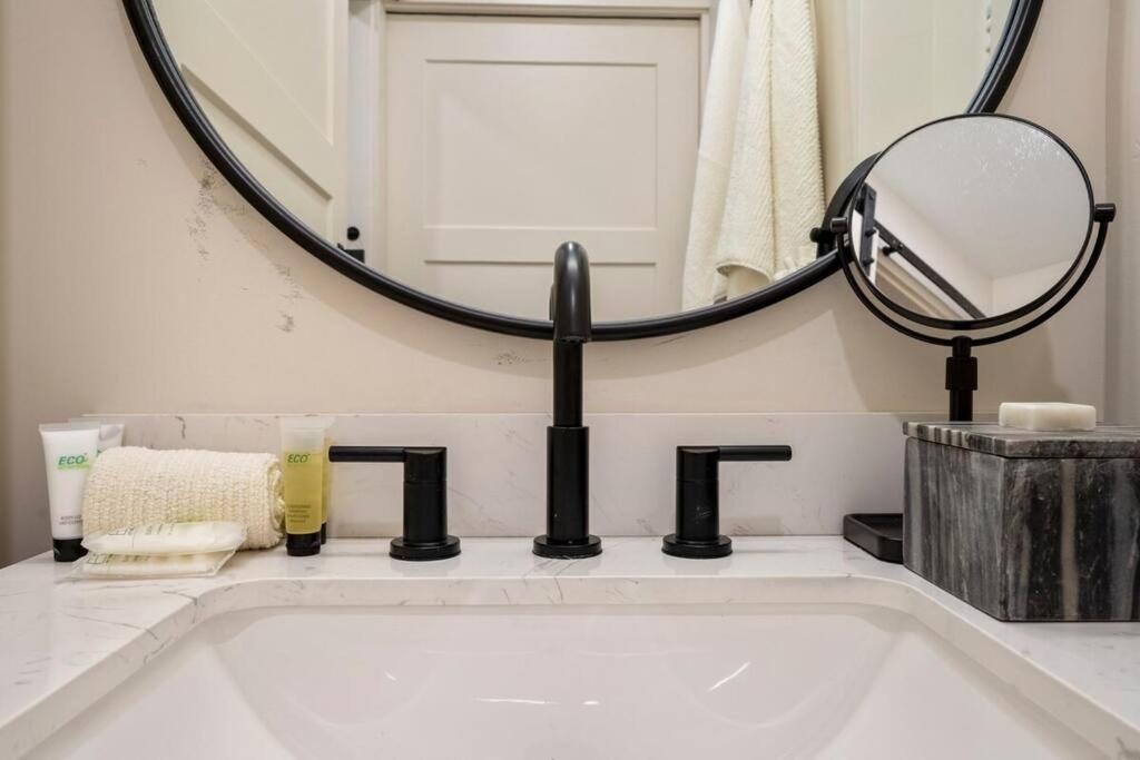 Apartamento Hale Ono Loa 403- Top Floor, Ocean View, & Complete Modern Remodel Kahana Exterior foto